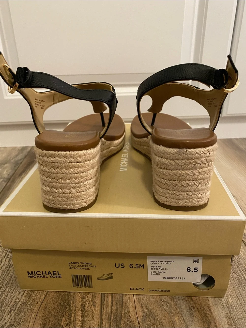 *NIB* Michael Kors Black Espadrille Wedge Sandals